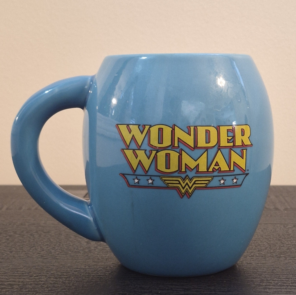 Wonder Woman Blue Oval Coffee Mug DC Comics Vandor Collectible Superhero Cup